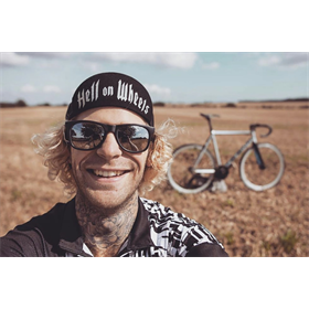Czapka kolarska z daszkiem BELLO Hell on Wheels